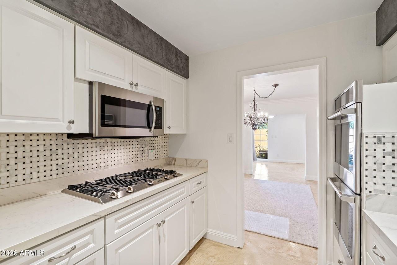 2614 E Osborn Rd - Photo 7 of 32