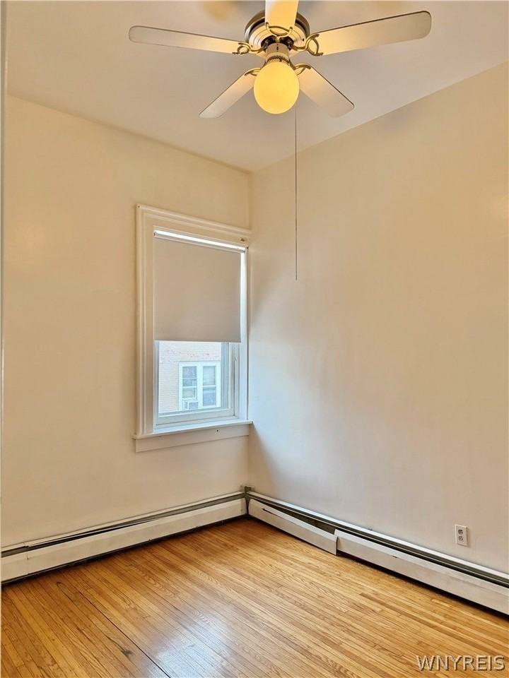 455 Franklin St Apt 6 - Photo 6 of 9