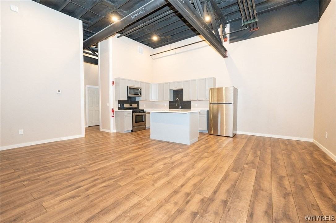 2335 Main St - Photo 2 of 25