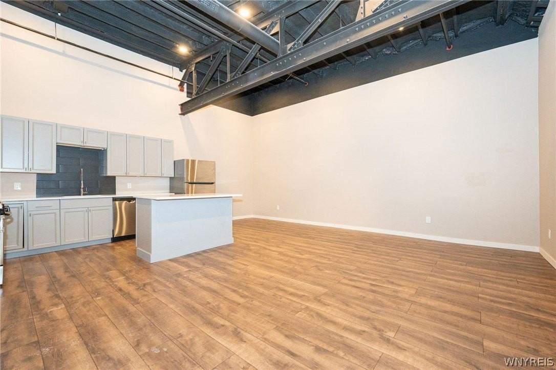 2335 Main St - Photo 4 of 25