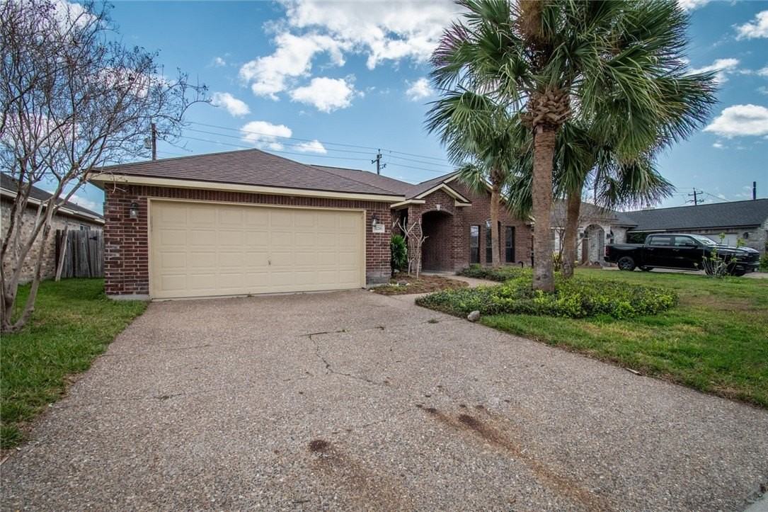 3226 Bordeaux Dr - Photo 3 of 33