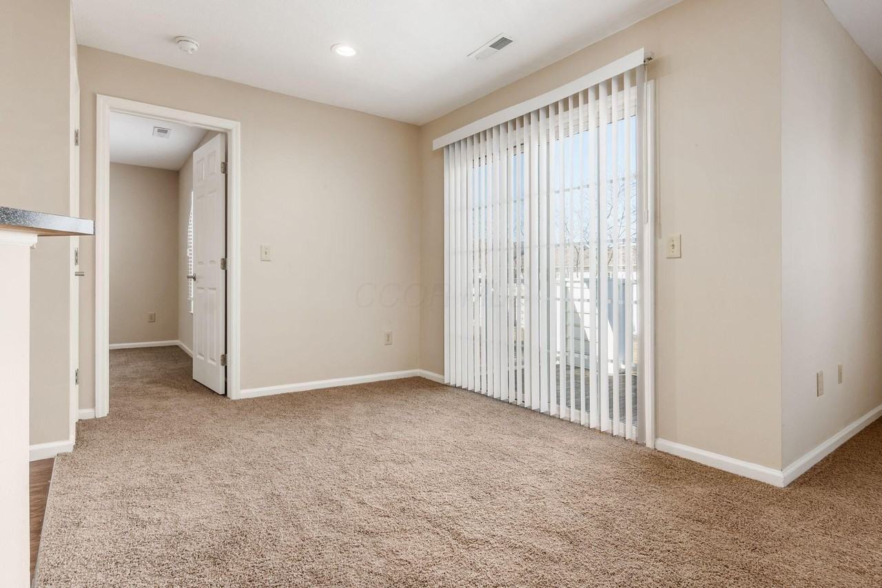 5066 Stratford Pine Ln - Photo 6 of 32