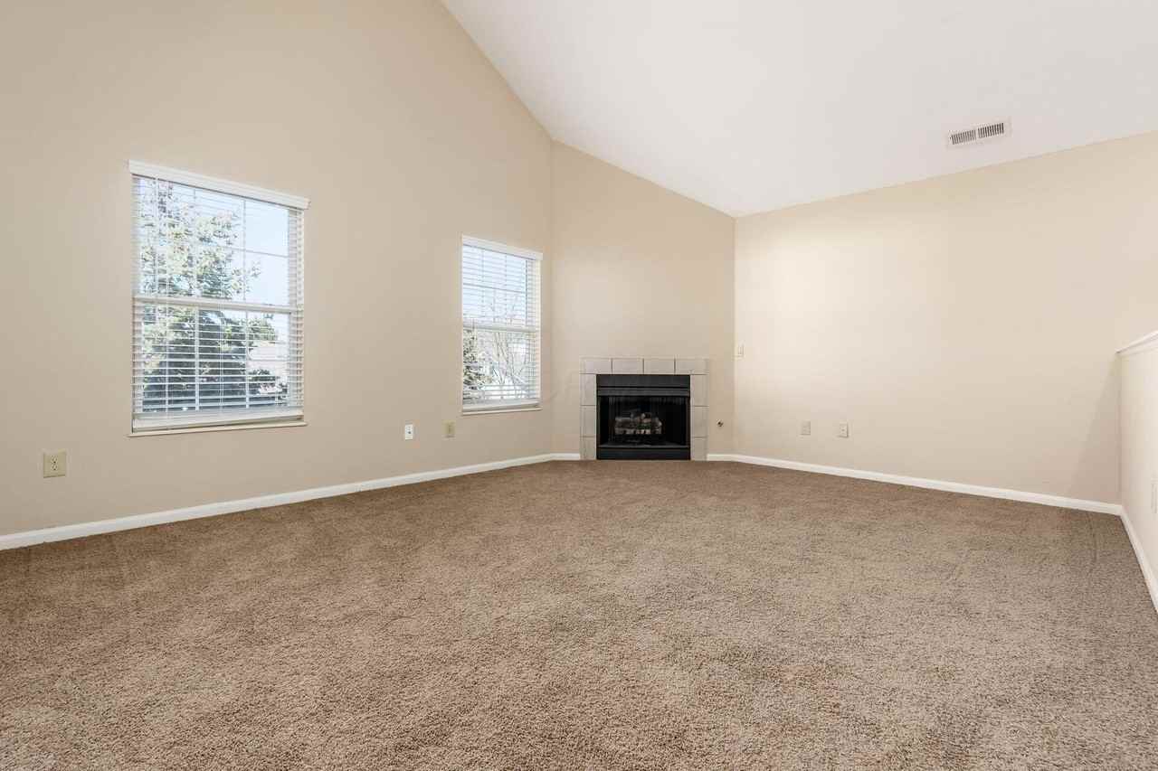 5066 Stratford Pine Ln - Photo 2 of 32