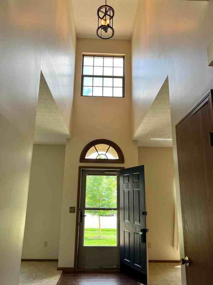 758 N Starr Dr - Photo 6 of 39