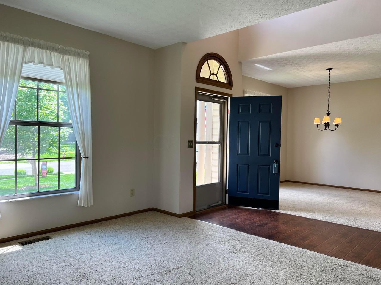 758 N Starr Dr - Photo 7 of 39