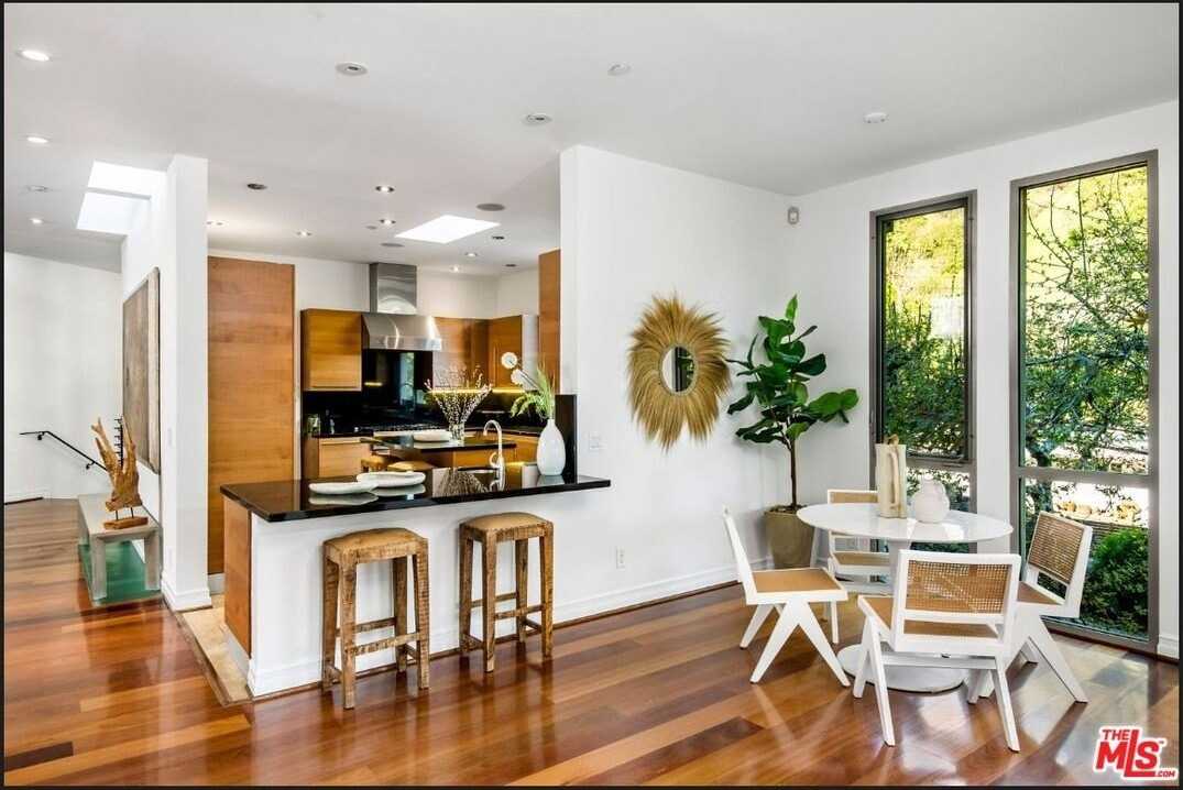 3685 Mandeville Canyon Rd - Photo 6 of 24