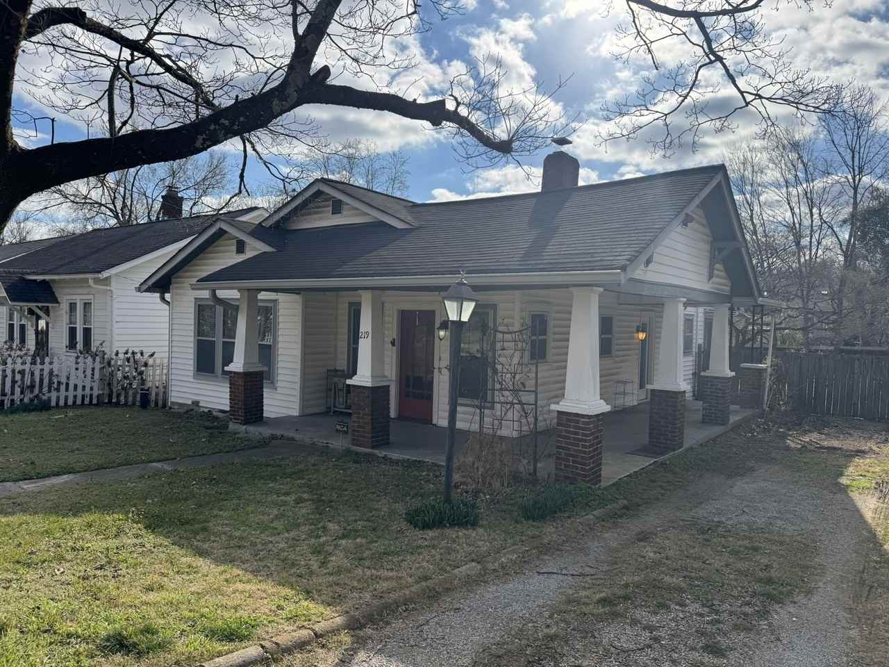 219 Chapel Ave #1 - Photo 3 of 26