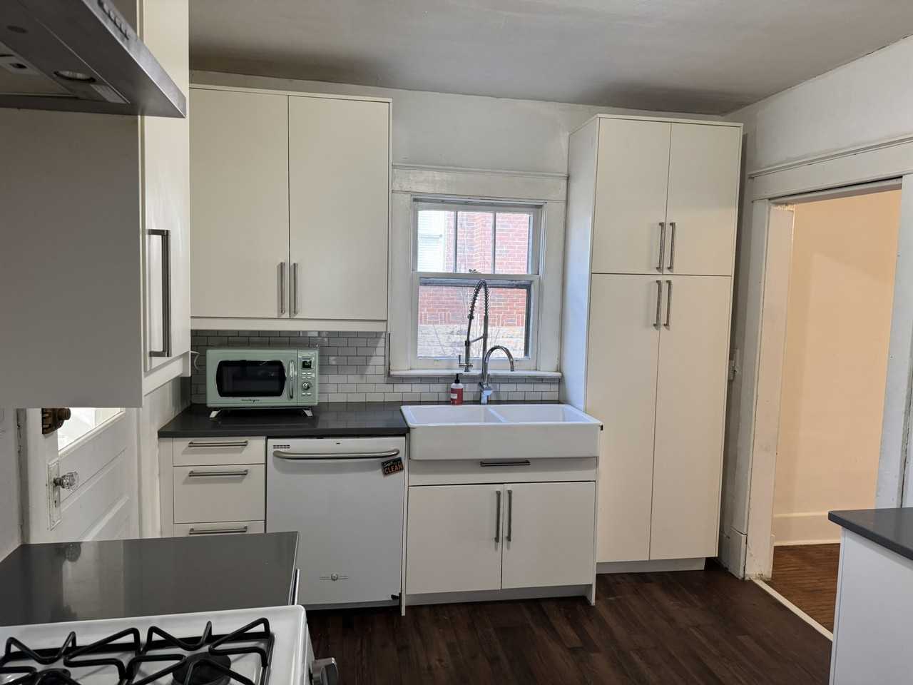 219 Chapel Ave #1 - Photo 5 of 26