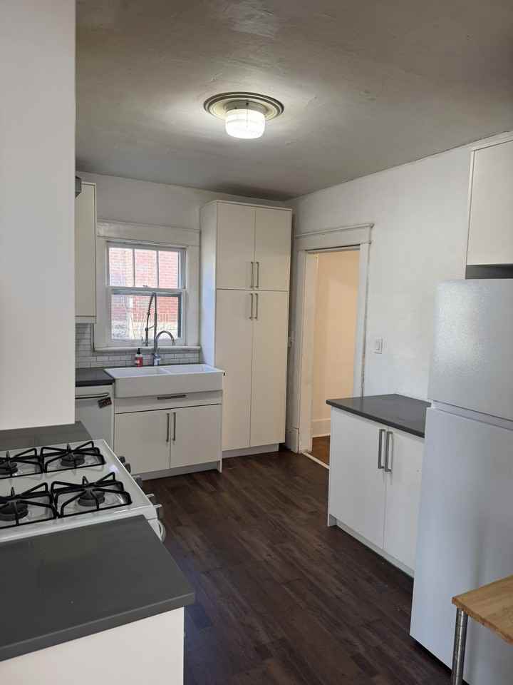 219 Chapel Ave #1 - Photo 6 of 26