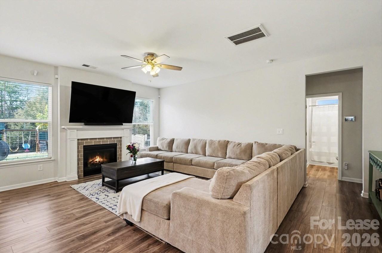 4444 Falls Lake Dr Sw - Photo 7 of 30