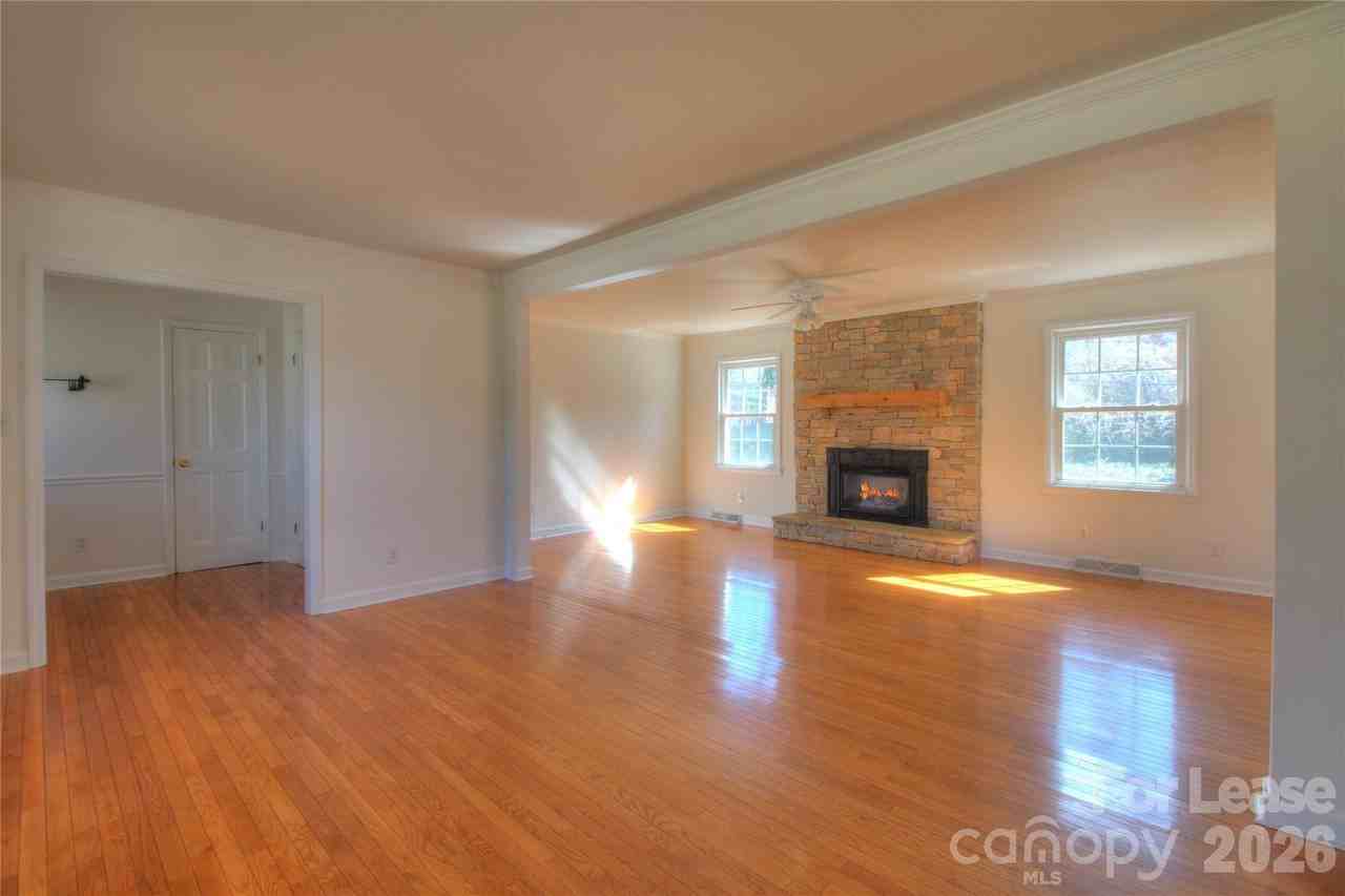 4306 Creemore Dr - Photo 4 of 26