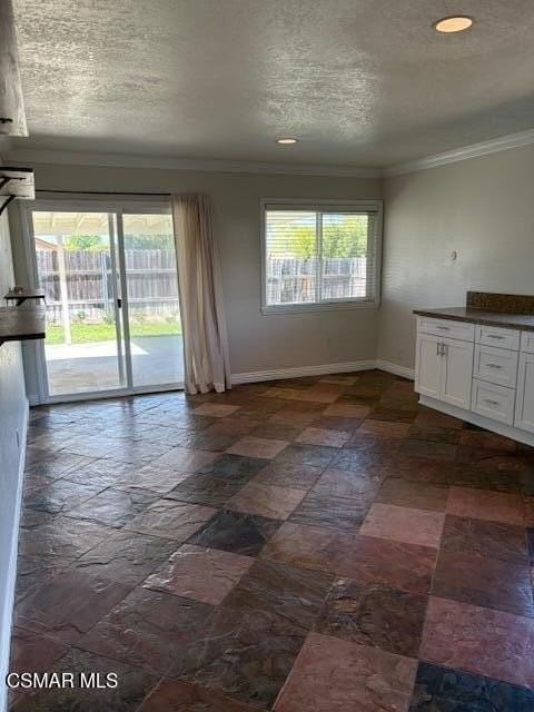 4395 Butterfield Ln - Photo 7 of 18