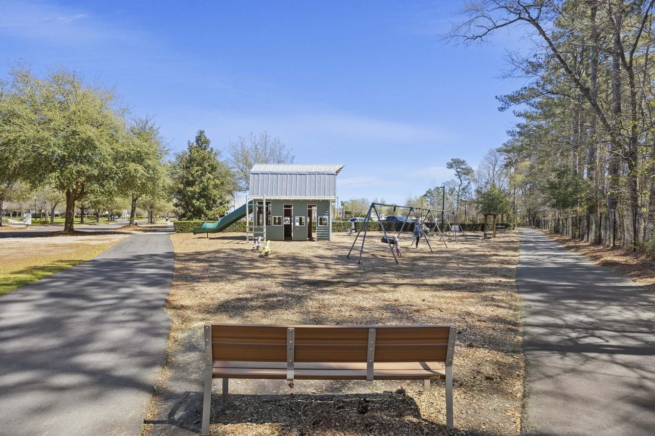 108 Ingleside Dr - Photo 4 of 44