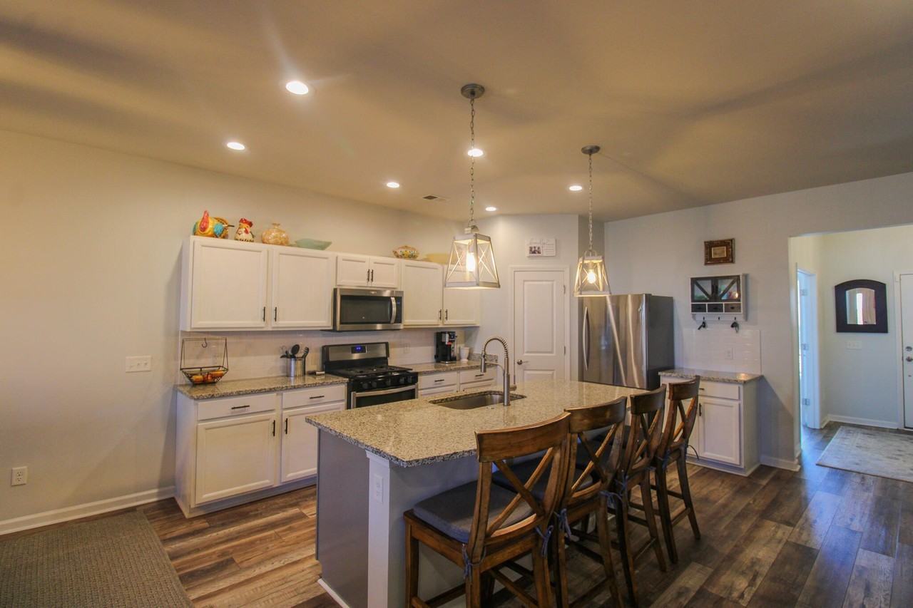 1929 Zonny Moss Dr - Photo 7 of 34