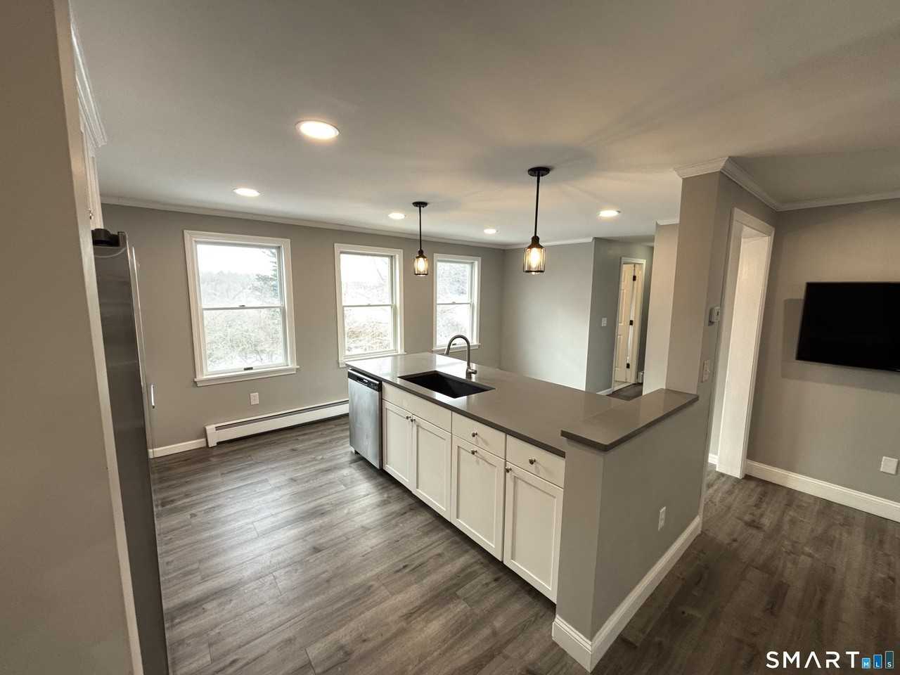 72 Ingham Hill Rd - Photo 4 of 25