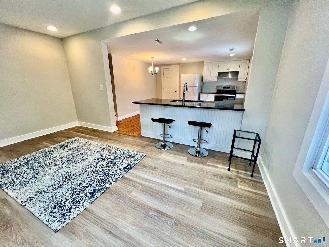 435 Foxon Rd - Photo 4 of 13