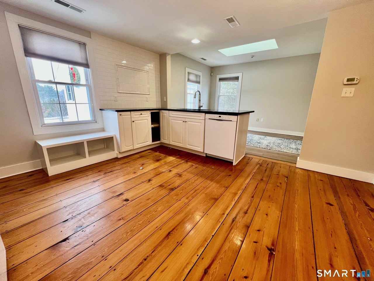 435 Foxon Rd - Photo 6 of 13