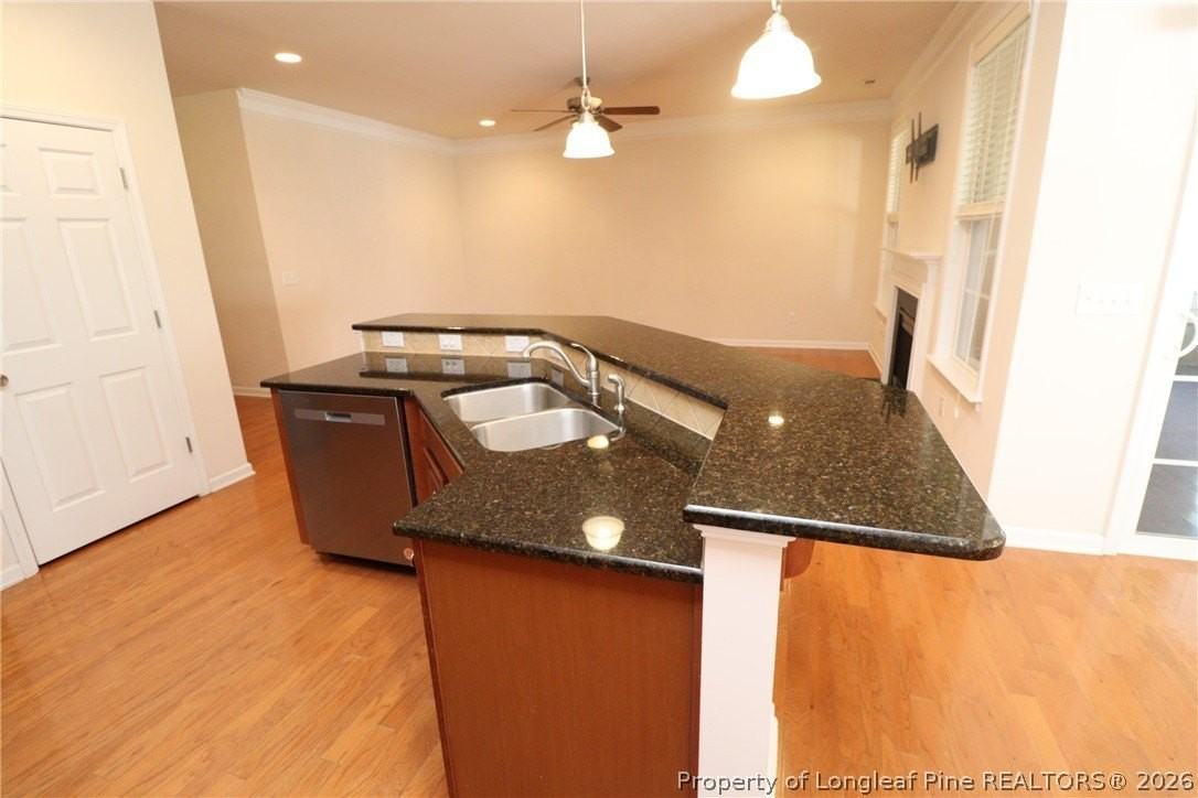 619 Sealine Dr - Photo 7 of 40