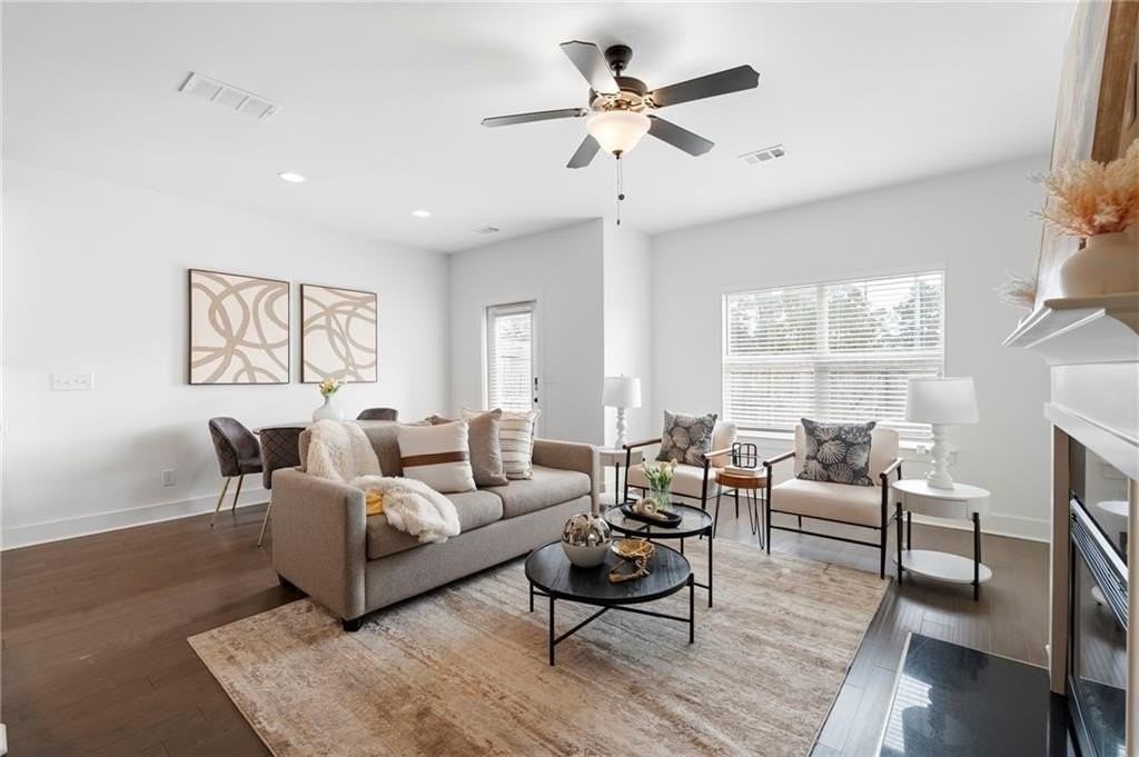 5873 Greystone Dr - Photo 2 of 29