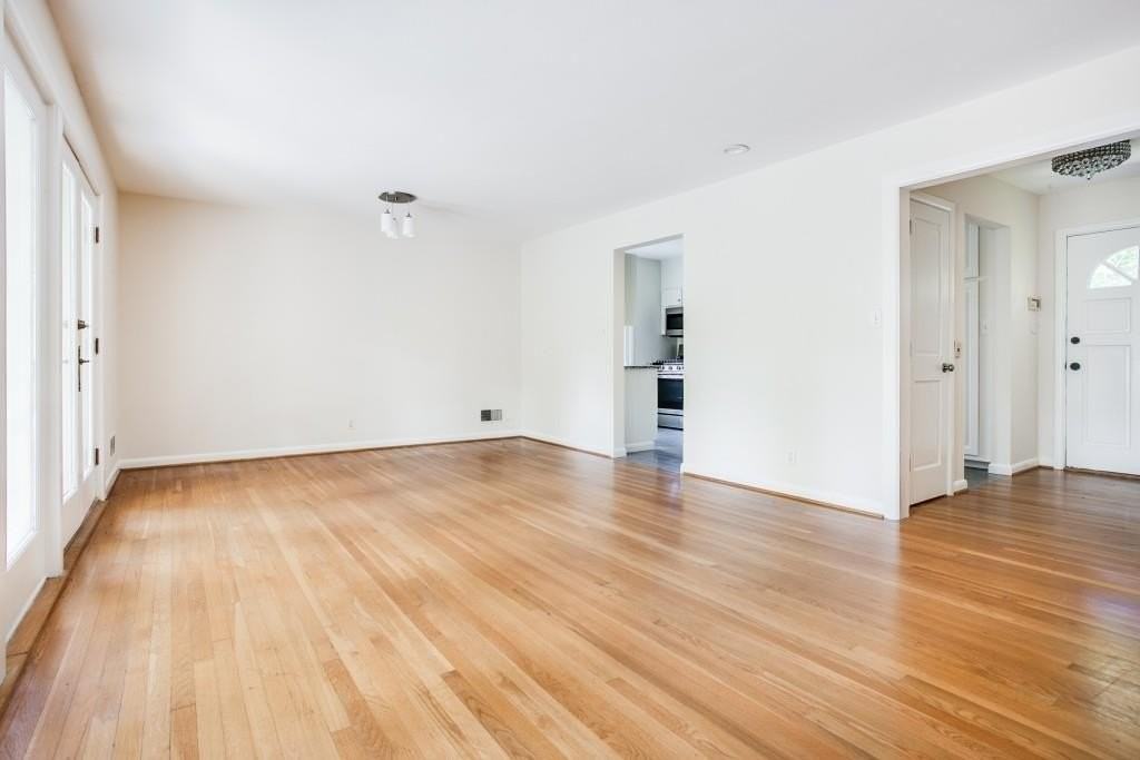 1655 Ridgewood Dr Ne - Photo 3 of 23