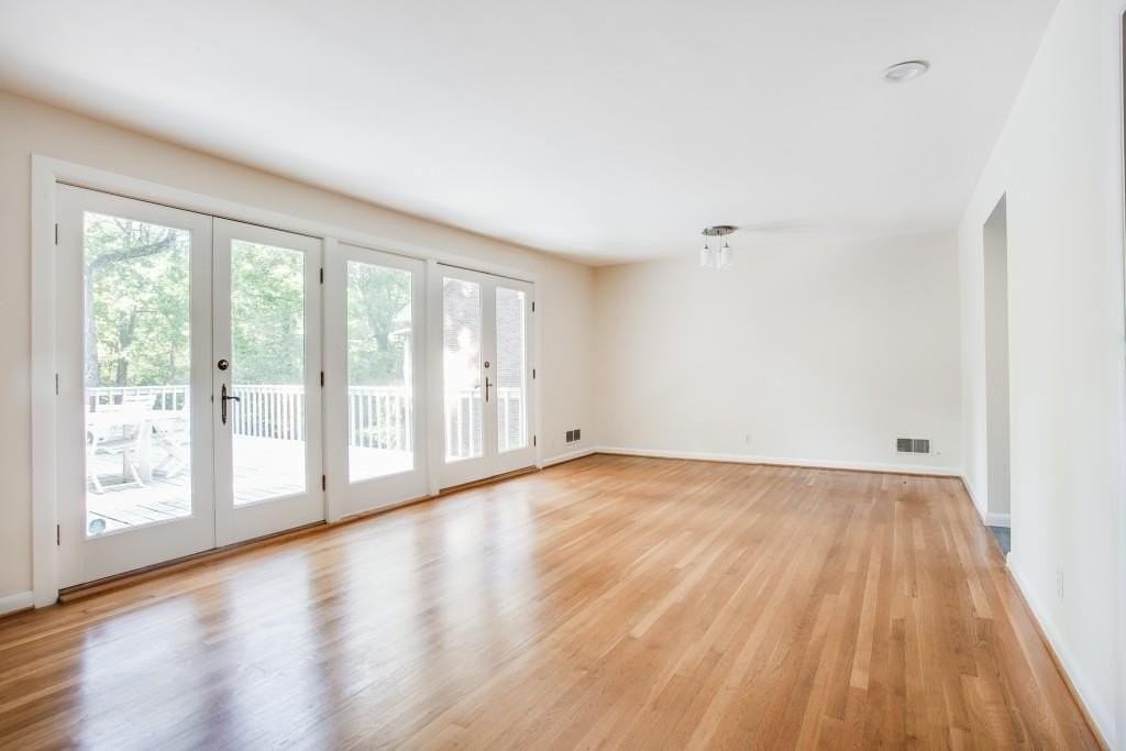 1655 Ridgewood Dr Ne - Photo 6 of 23