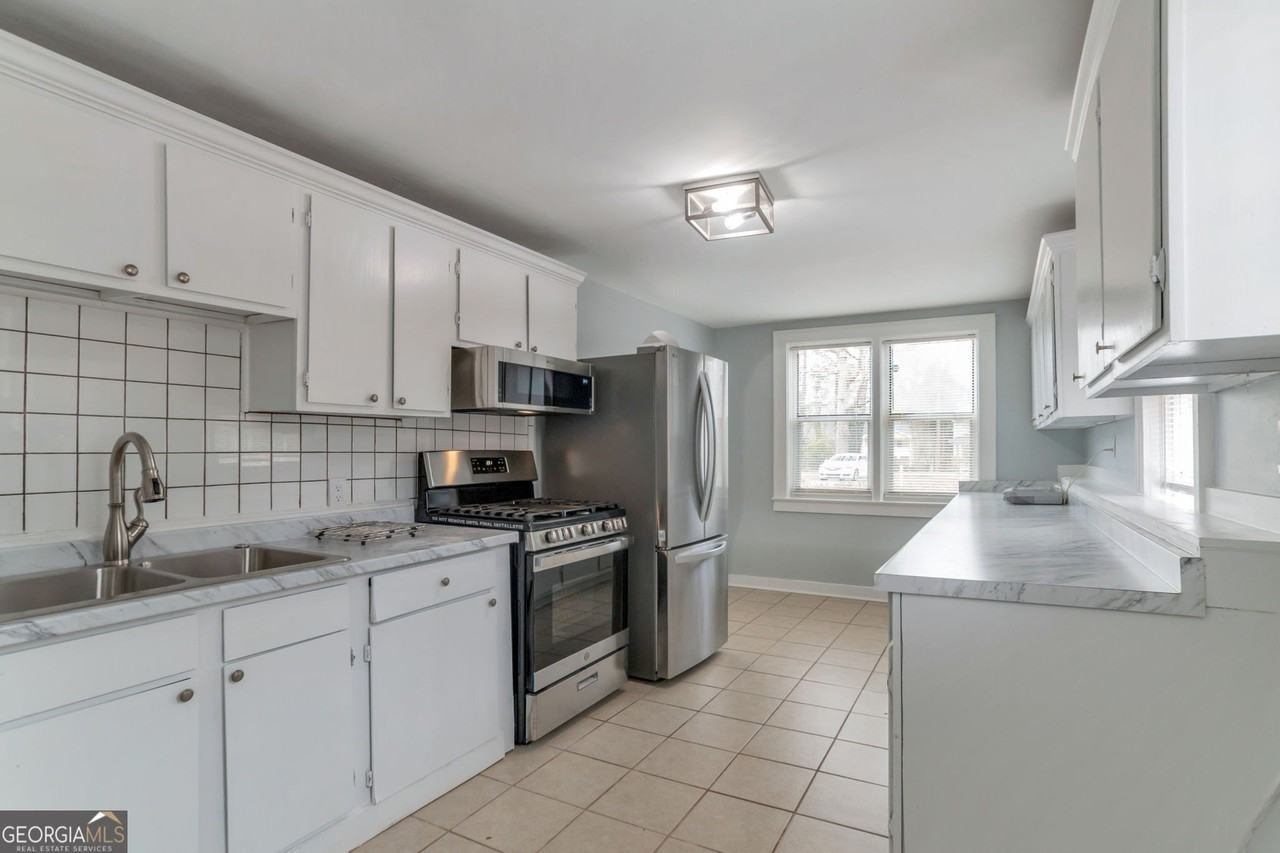 2545 White Oak Dr - Photo 7 of 16