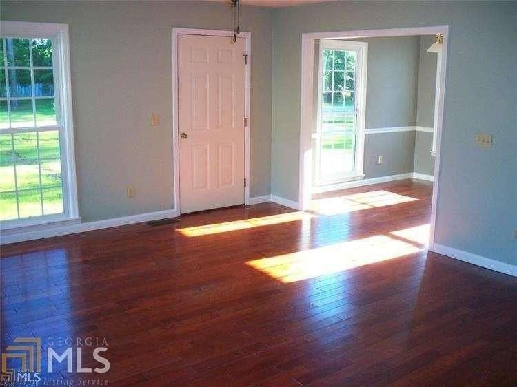 320 Rogers Rd - Photo 7 of 18