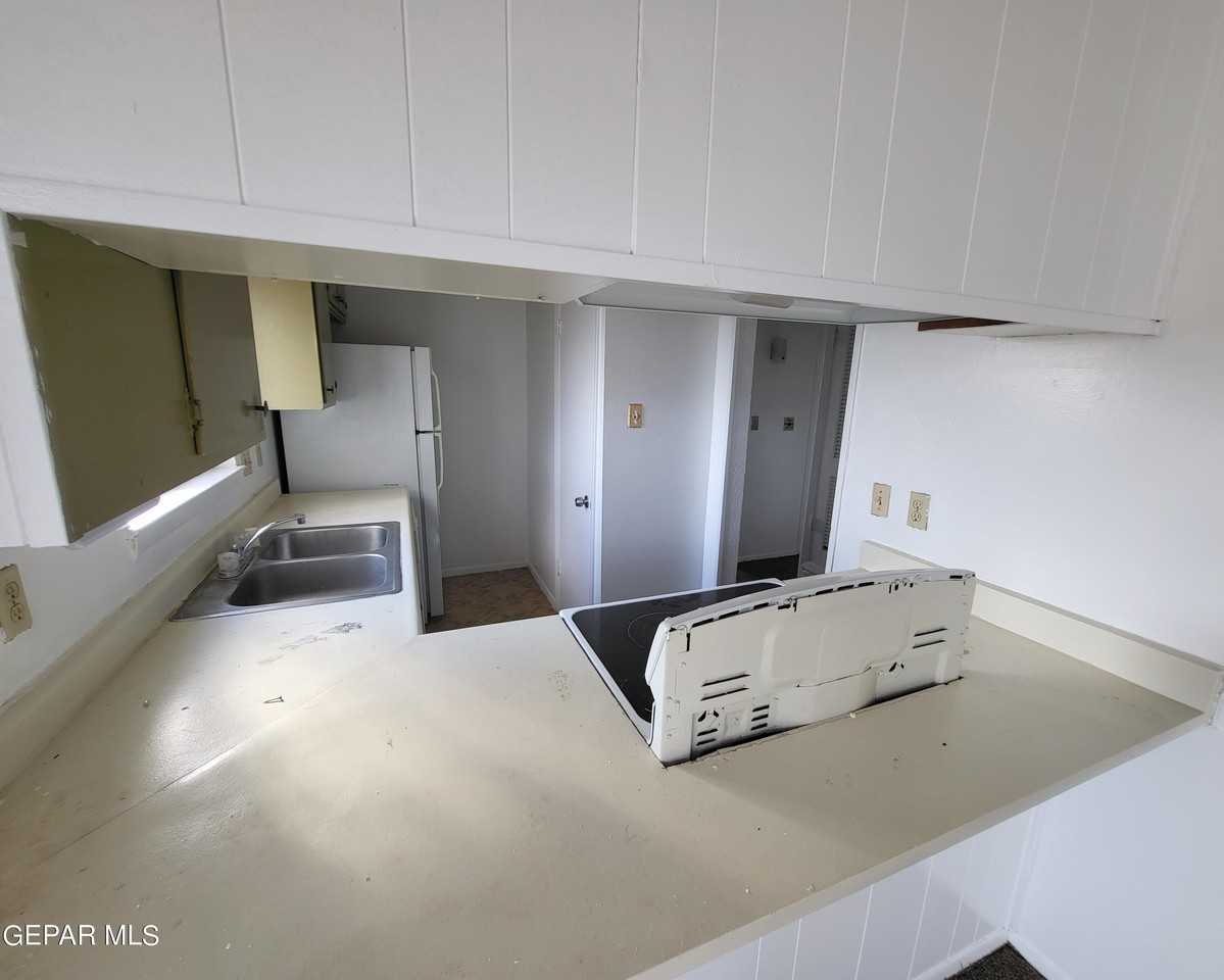 201 Moon River Ln - Photo 4 of 13