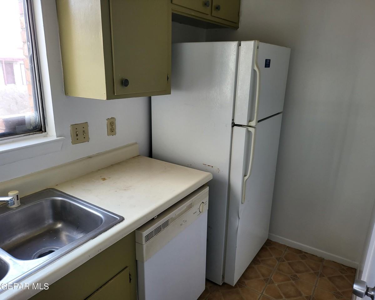 201 Moon River Ln - Photo 5 of 13