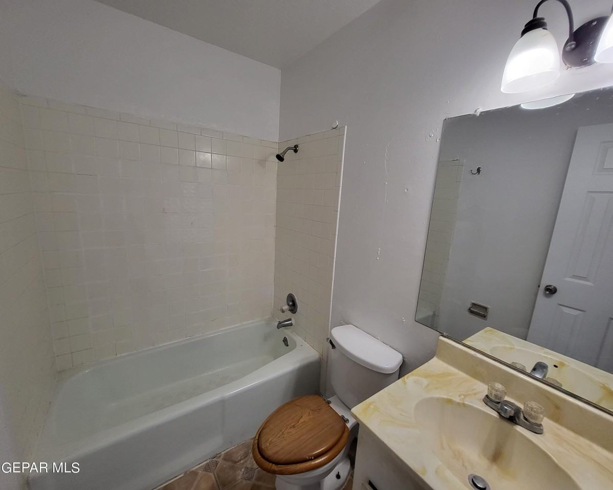 201 Moon River Ln - Photo 7 of 13