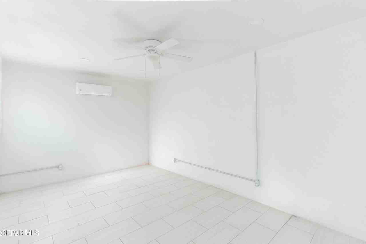 916 S Tays St Apt 4 - Photo 5 of 33