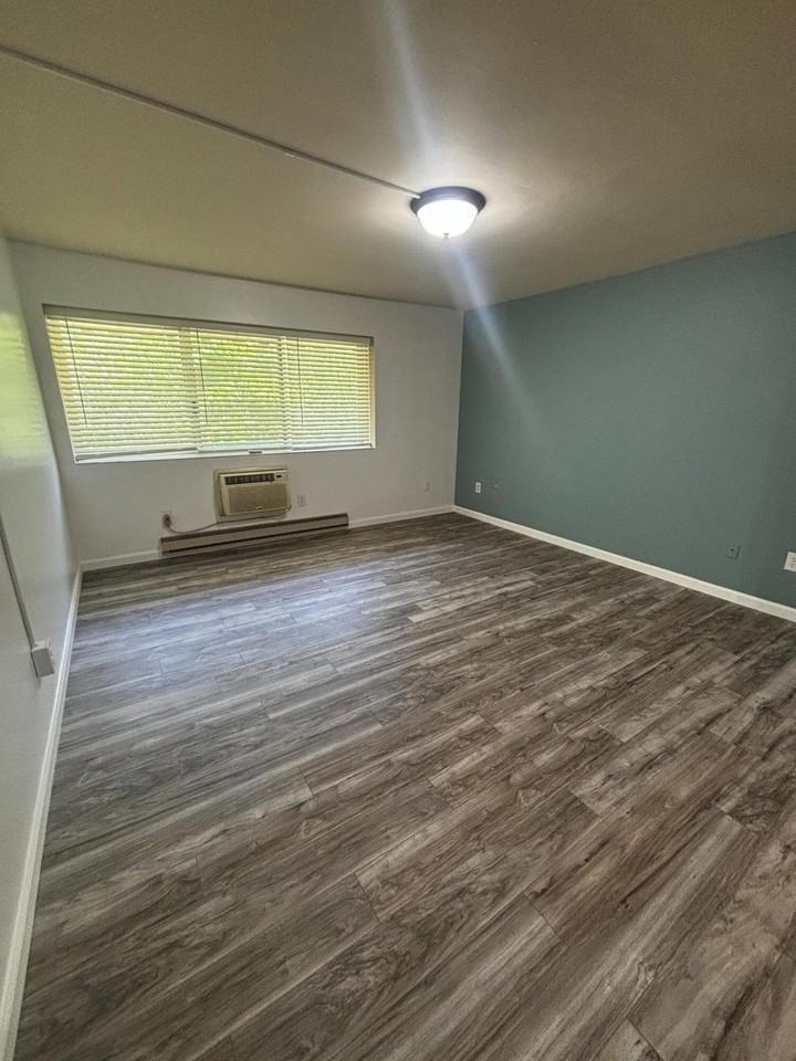 756 W Kilgore Rd #304 - Photo 2 of 13