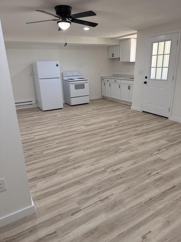 623 S Boston Pl Apt E - Photo 4 of 7