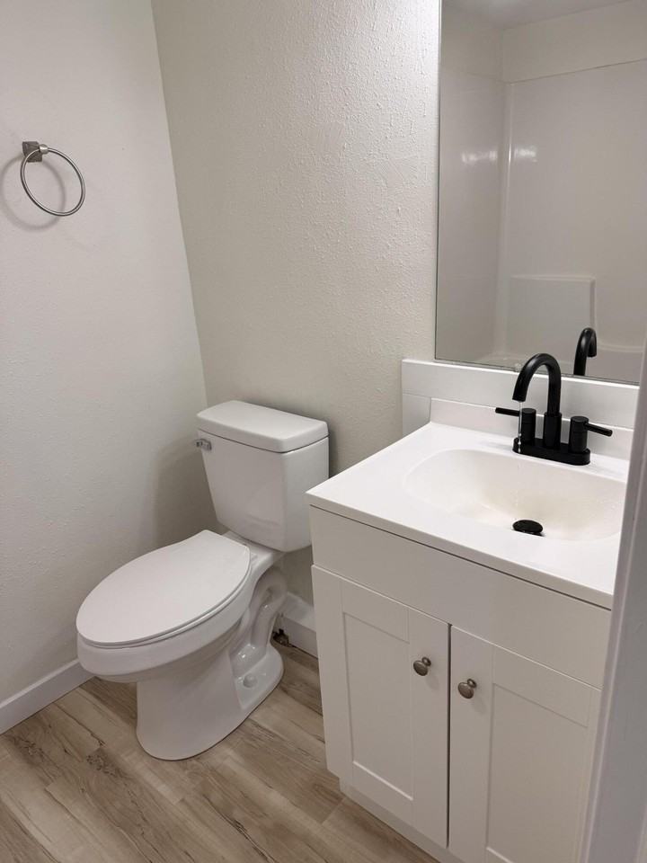 623 S Boston Pl Apt E - Photo 6 of 7