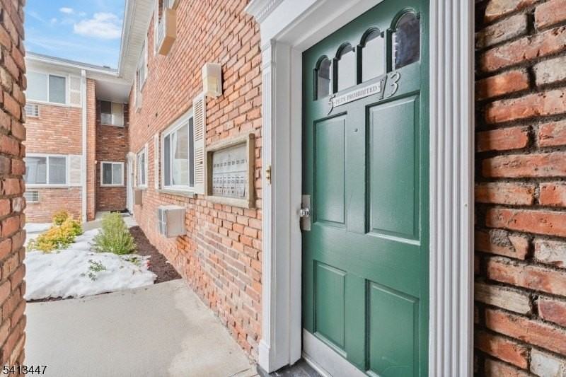 104 N Beverwyck Rd - Photo 2 of 21