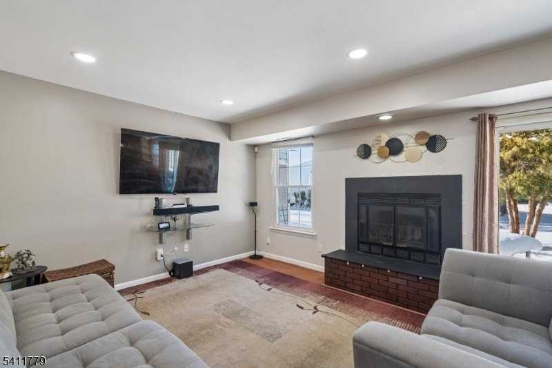 371 Hawkshead Way - Photo 7 of 37