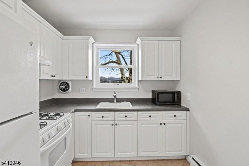 741 Bloomfield Ave #2B - Photo 6 of 13