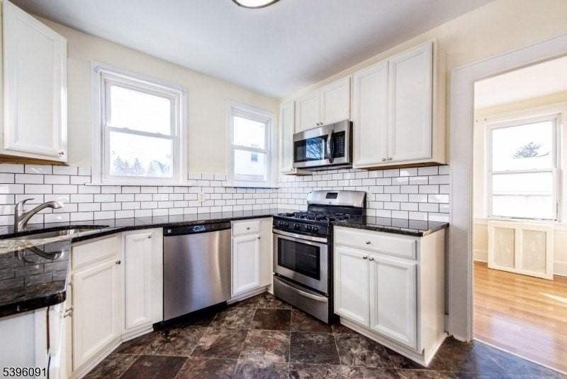 11 Lewis St #1 - Photo 5 of 23