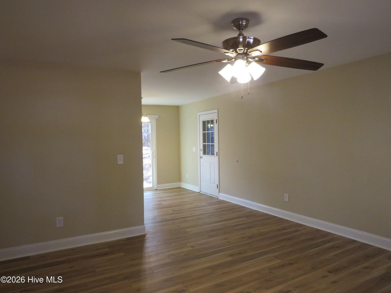 355 Sandhills Cir - Photo 3 of 17
