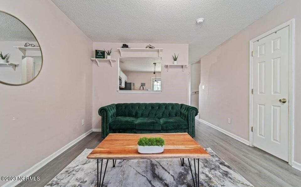 109 Timberlake Trl - Photo 7 of 38