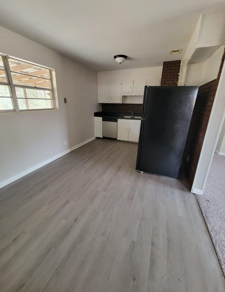 1818 Cheryl Dr - Photo 3 of 11