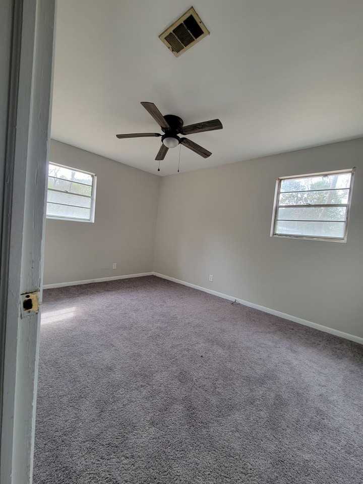 1818 Cheryl Dr - Photo 4 of 11