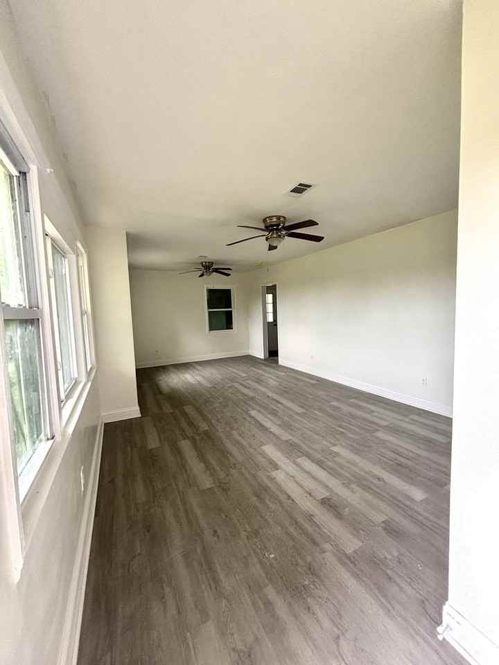 2406 Apricot Ln - Photo 2 of 13