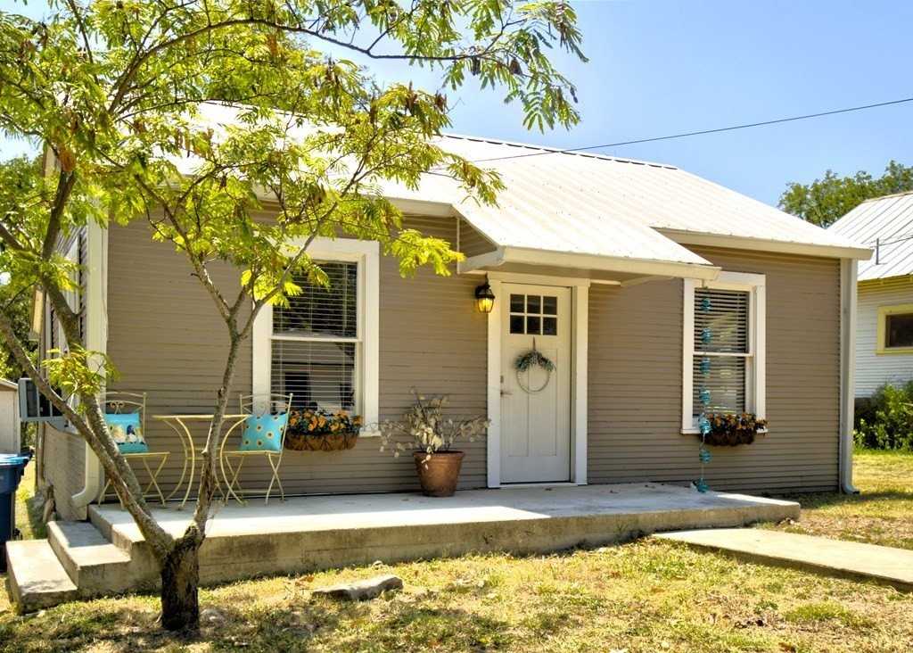 309 Lowry St - Photo 2 of 27