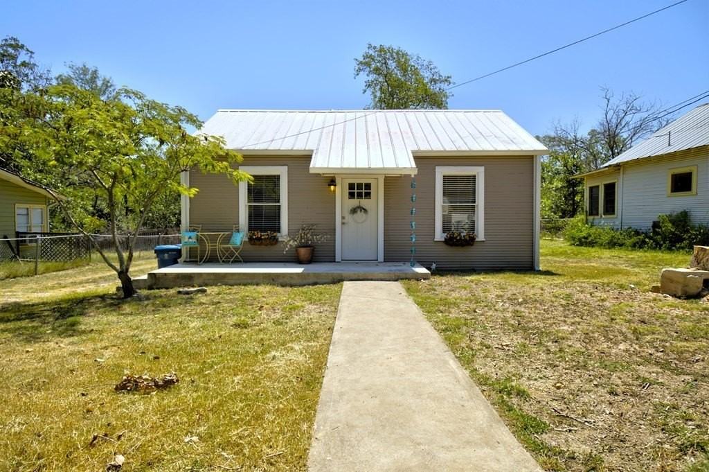 309 Lowry St - Photo 3 of 27