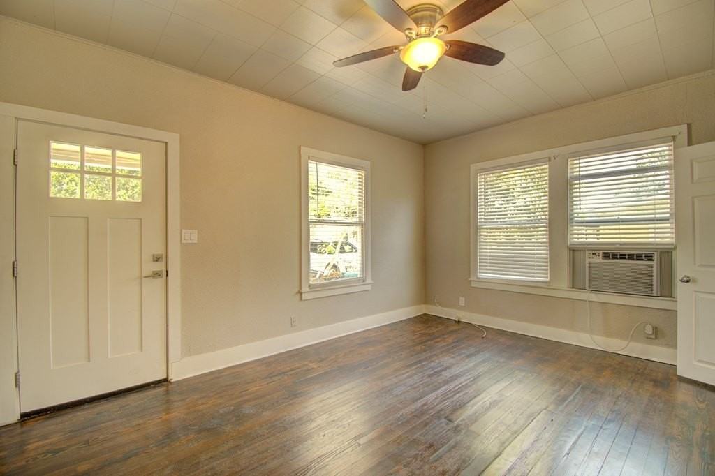 309 Lowry St - Photo 7 of 27