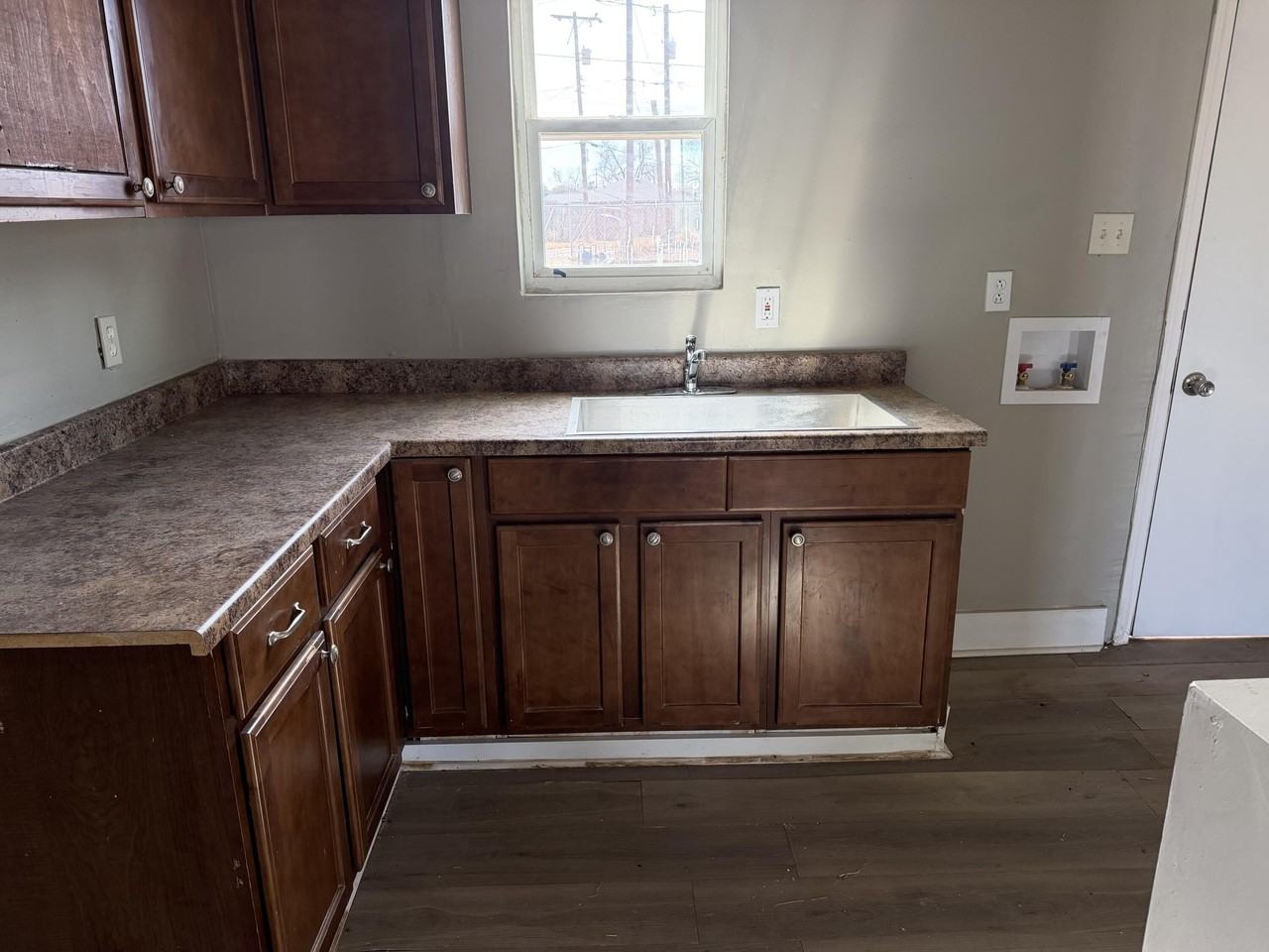 2906 Beech Ave - Photo 3 of 10