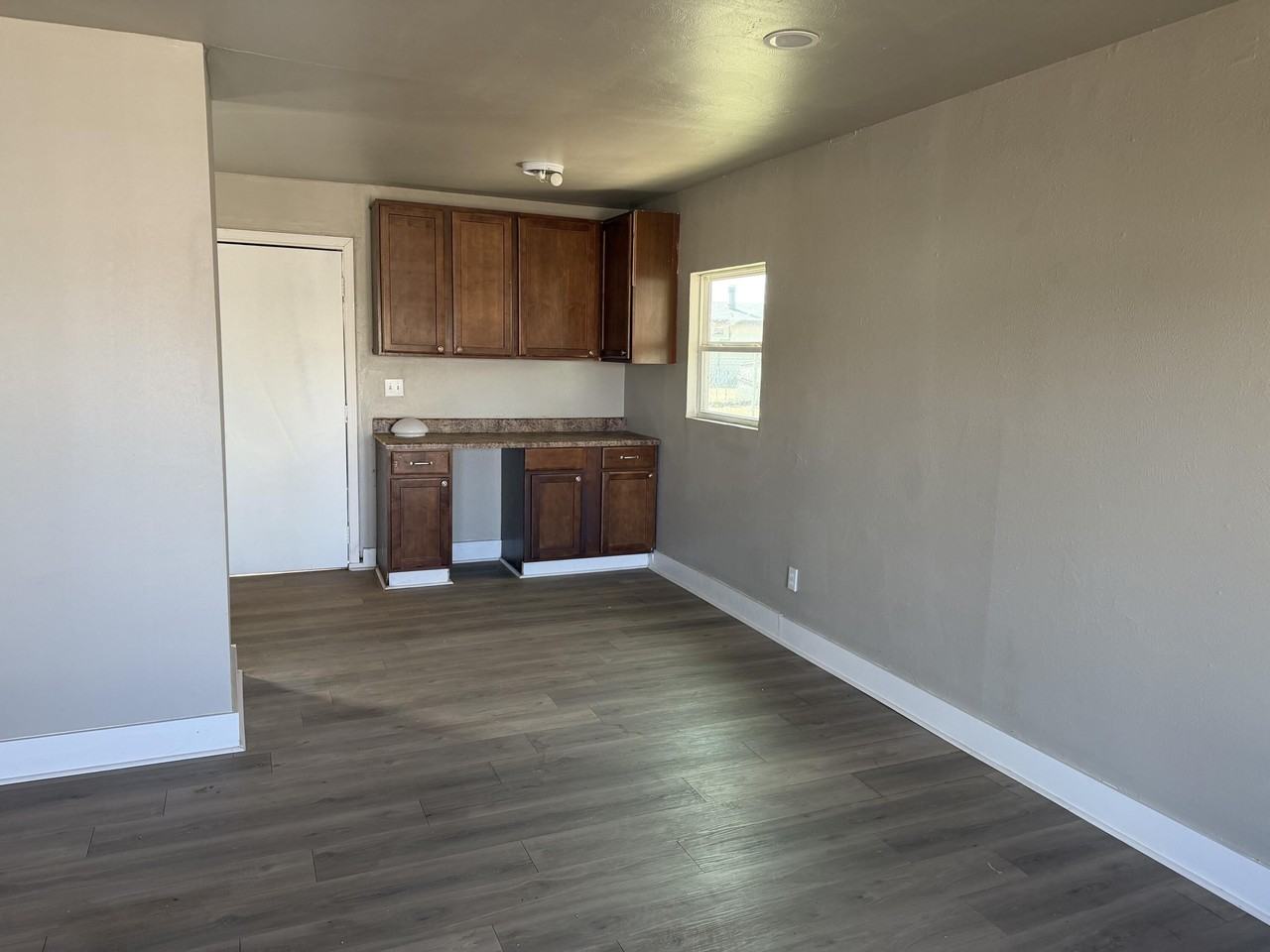 2906 Beech Ave - Photo 4 of 10