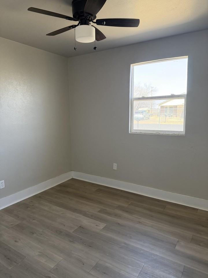 2906 Beech Ave - Photo 6 of 10