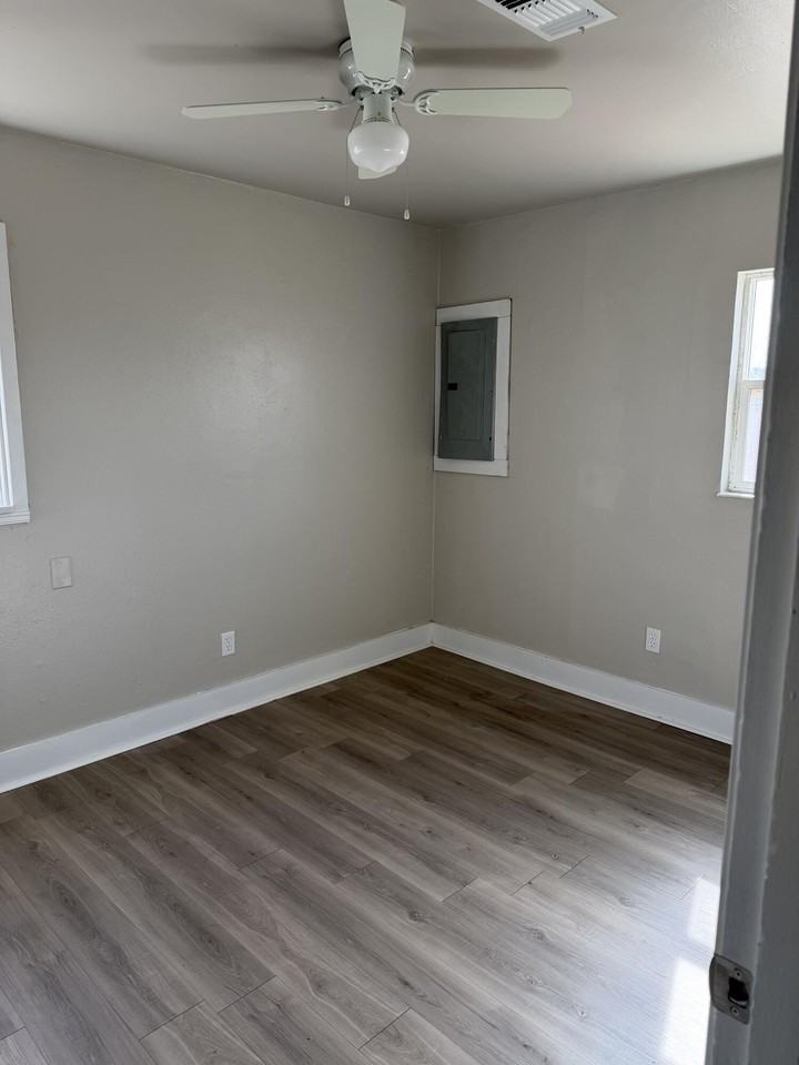 2906 Beech Ave - Photo 7 of 10